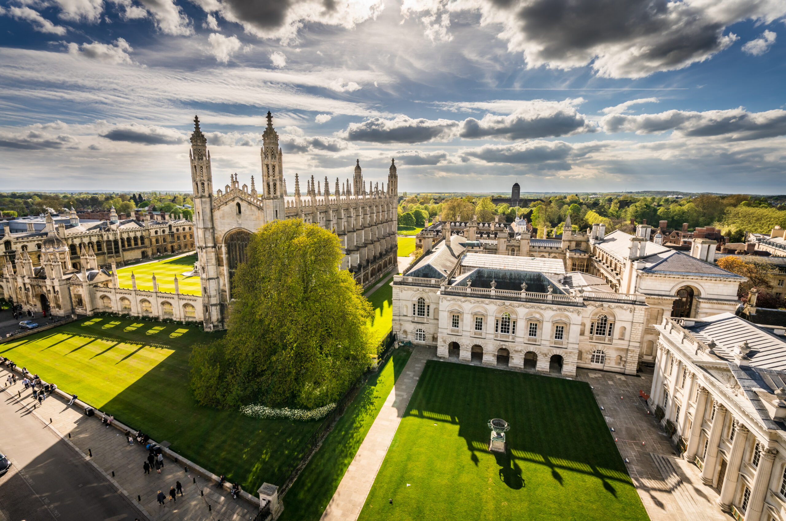 Cambridge university was founded. Кембриджский университет. Кембриджский университет Великобритания. Университеты Оксфорда и Кембриджа в Англии. Кембридж Англия колледжи.